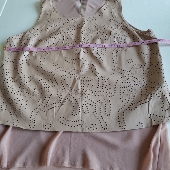 Simply Vera Vera Wang Faux Leather Sleeveless Blouse Size Large Mauve - Picture 3 of 8